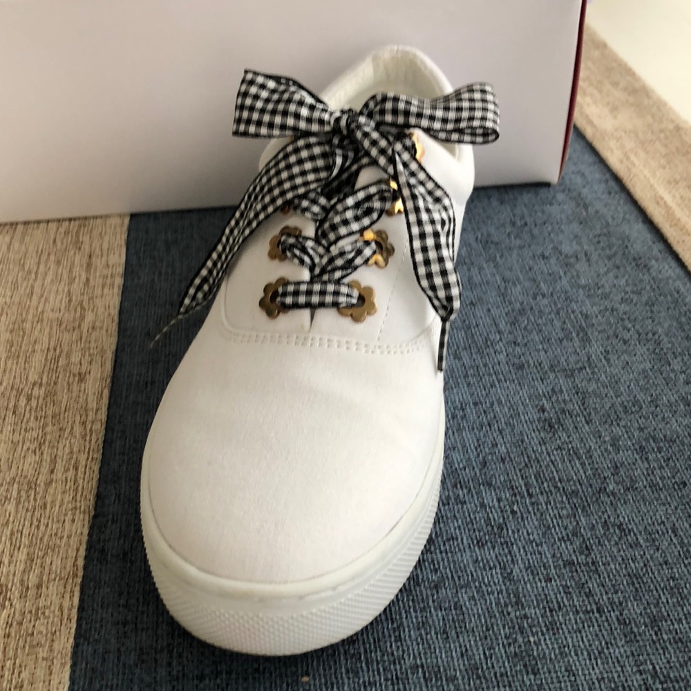 White fabric sneakers, Isaac Mizrahi brand, sz 9 med only worn a few times.